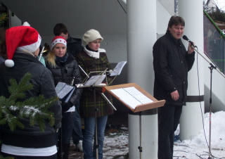Foto von B&uuml;rgermeister Higl bei der Er&ouml;ffnung des Weihnachtsmarktes
