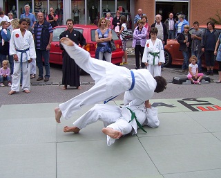 Foto der Vorf&uuml;hrung der Boschido-Gruppe aus Herbertshofen
